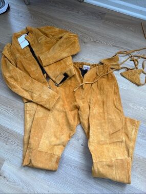 VARENNE V CUT SUEDE PANTS SET